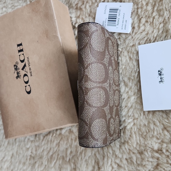 NWT IOB Coach Med Signature & Pale Blue Corner Zip Wallet 🩵 - Picture 6 of 16